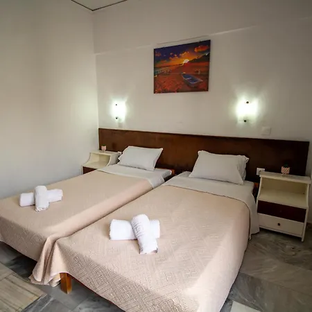 Harrys Bar & Aparthotel 4*