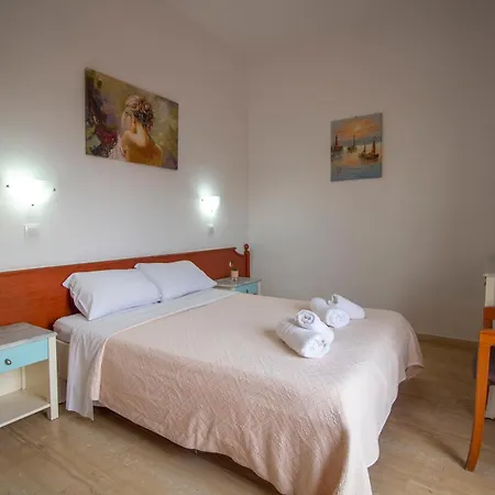 Harrys Bar & Aparthotel Acharavi (Corfu)