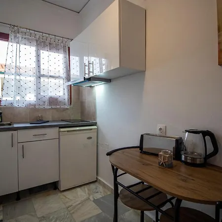 Harrys Bar & Acharavi (Corfu)