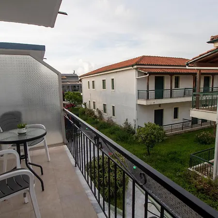 Harrys Bar & Aparthotel Acharavi (Corfu)