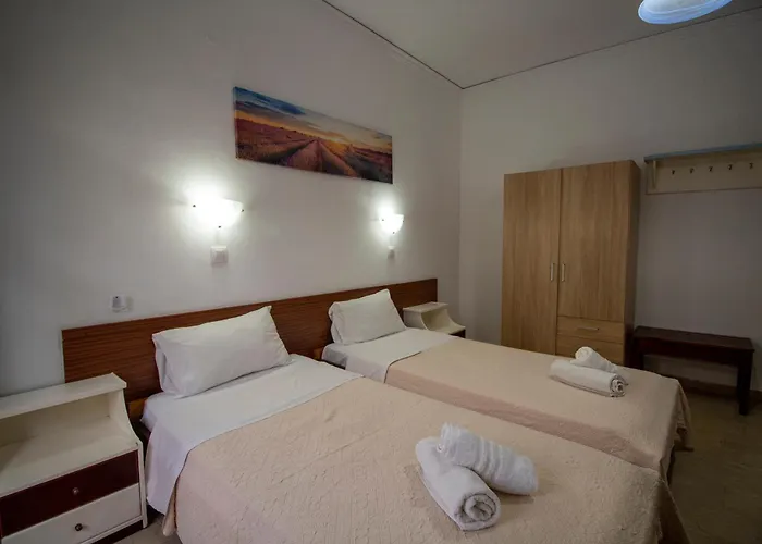 Harrys Bar & Aparthotel Acharavi (Corfu)