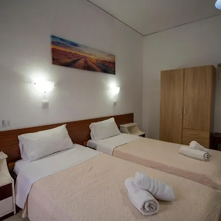 Harrys Bar & Lejlighedshotel Acharavi (Corfu)