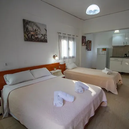 Harrys Bar & Aparthotel Acharavi (Corfu)
