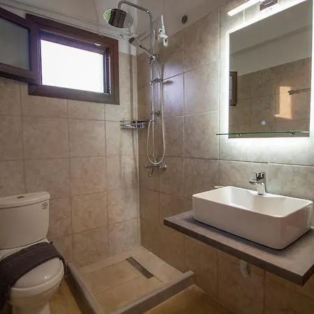 Lejlighedshotel Harrys Bar & 4*