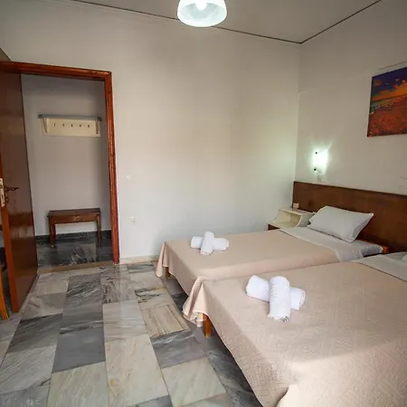 アパートホテル Harrys Bar &