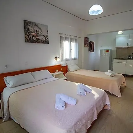 Harrys Bar & Apartahotel Acharavi (Corfu)