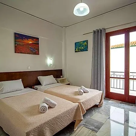 Harrys Bar & Apartahotel 4*