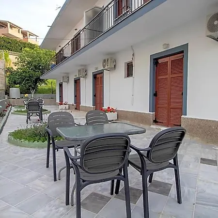 Harrys Bar & Acharavi (Corfu)