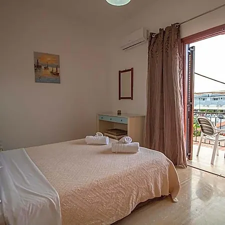 Apartahotel Harrys Bar & 4*