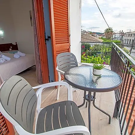Aparthotel Harrys Bar & 4*
