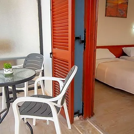 Harrys Bar & Acharavi (Corfu)