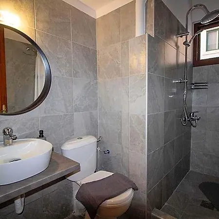 Harrys Bar & 4* Acharavi (Corfu)