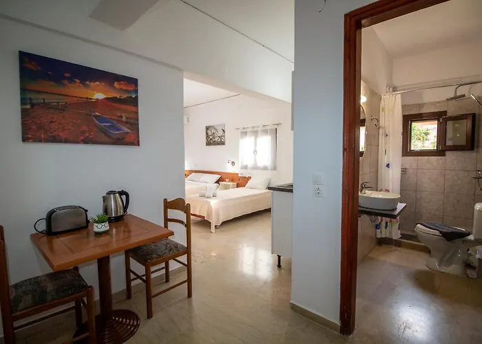 Harrys Bar & Apart Otel Acharavi (Corfu)
