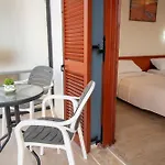 Aparthotel Harrys Bar & 4*