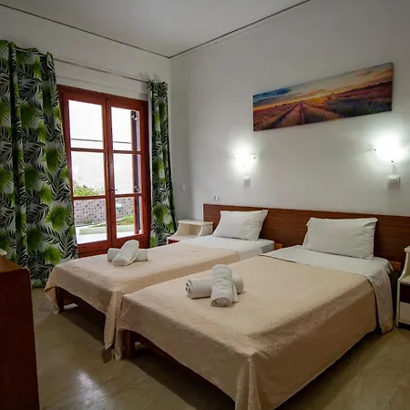 Apart-hotel Harrys Bar &