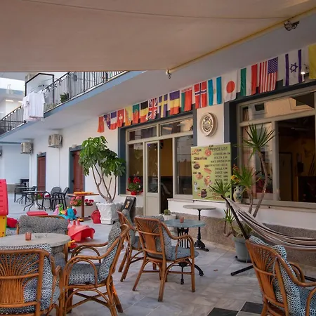 Hotel apartamentowy Harrys Bar &