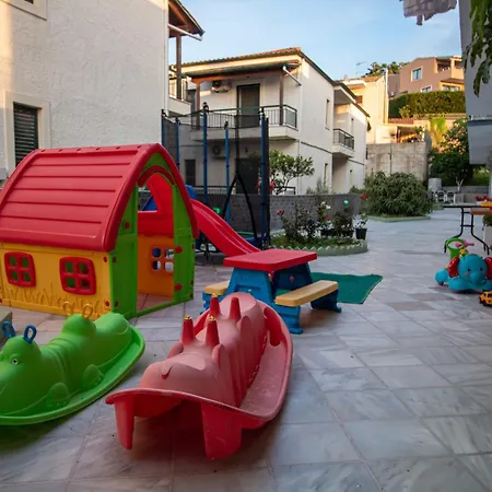 Harrys Bar & 4* Acharavi (Corfu)