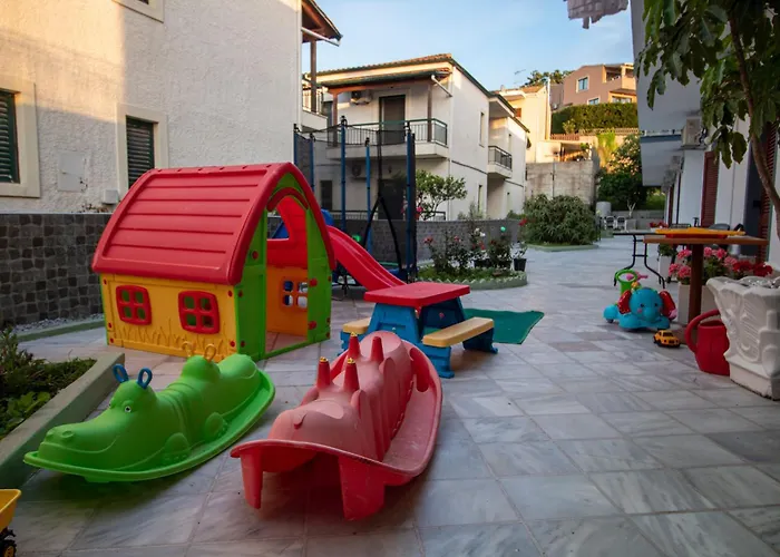 Harrys Bar & 4* Acharavi (Corfu)