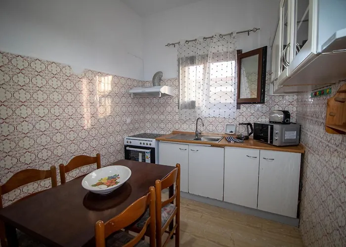 Harrys Bar & Hotel apartamentowy 4*