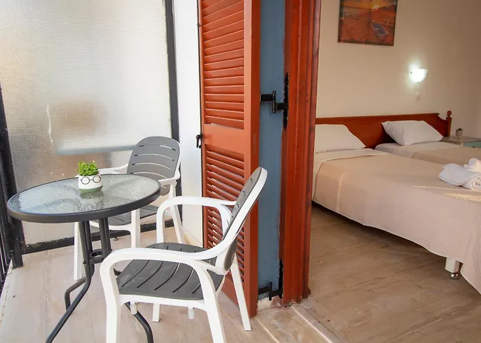 Hotel apartamentowy Harrys Bar & 4*