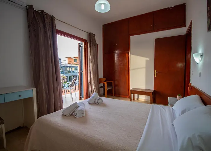 Hotel apartamentowy Harrys Bar & Acharavi (Corfu)